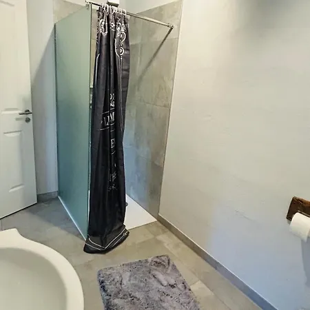 Apartment Wohnung in Helsa